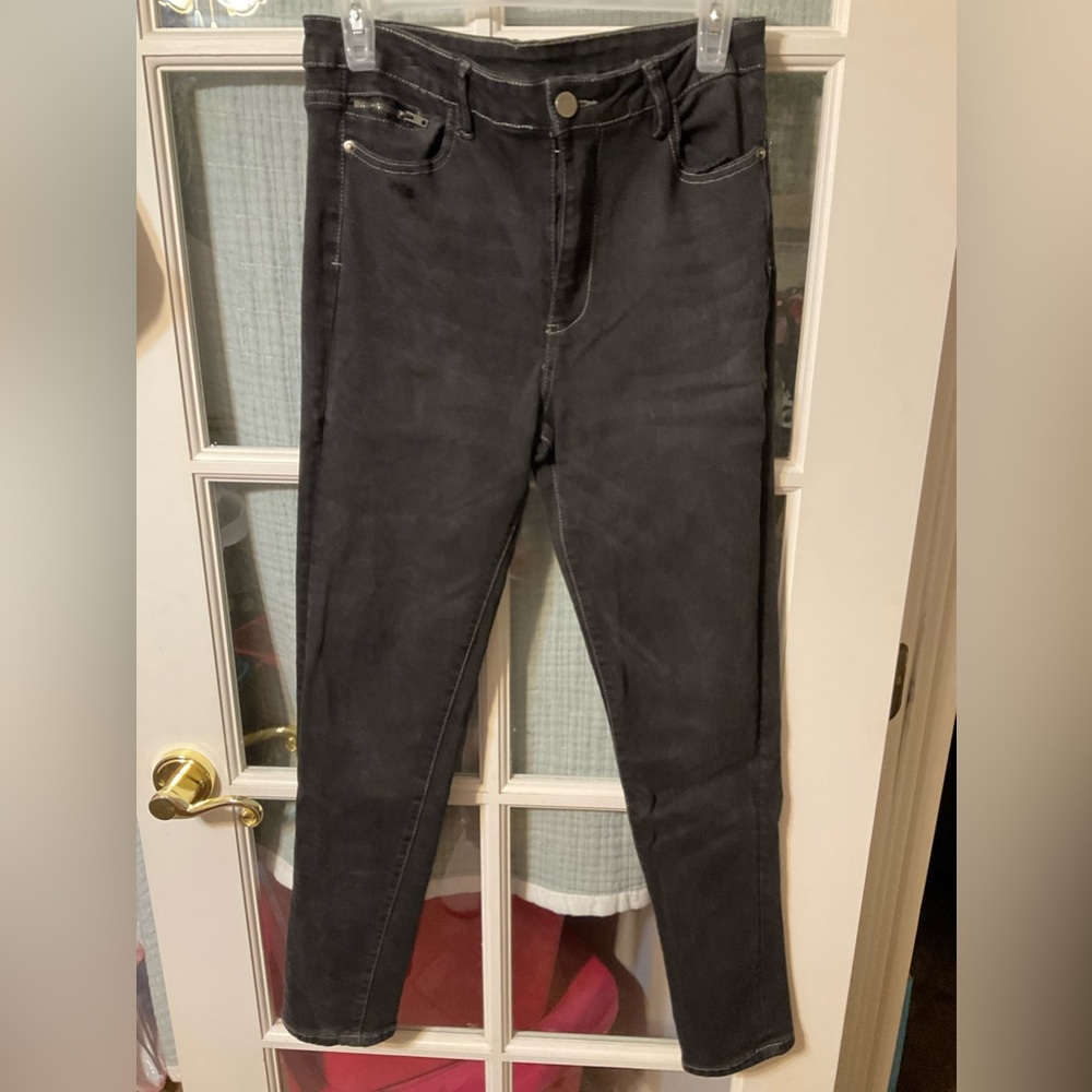 Gianni Bini straight leg black jeans. Size M EUC